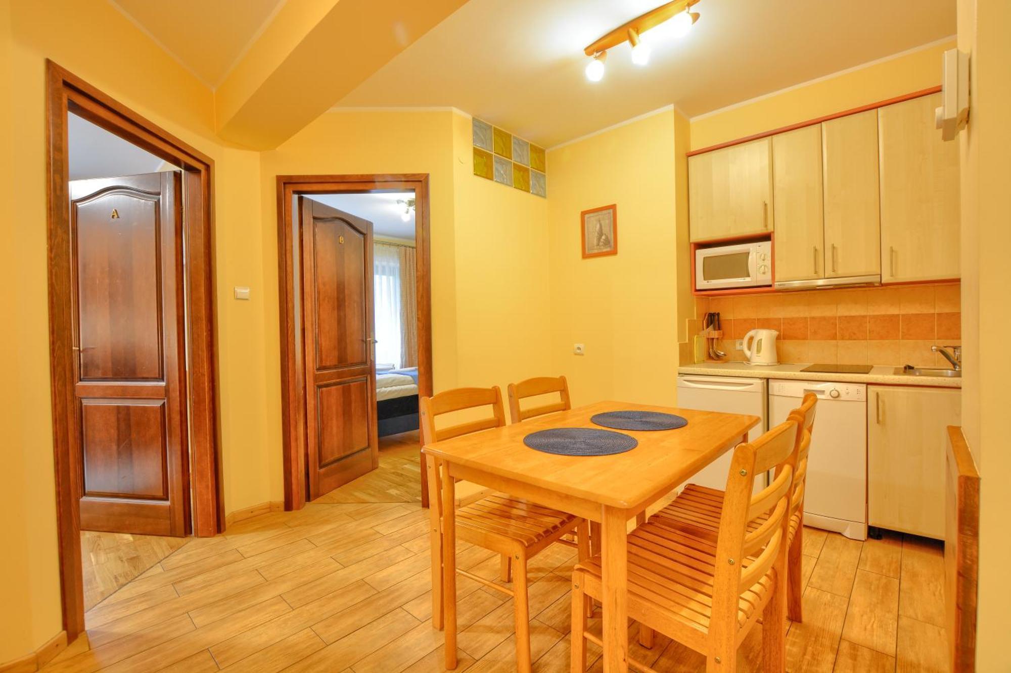Apartamenty Na Pierwszym Pietrze Krynica-Zdrój Esterno foto