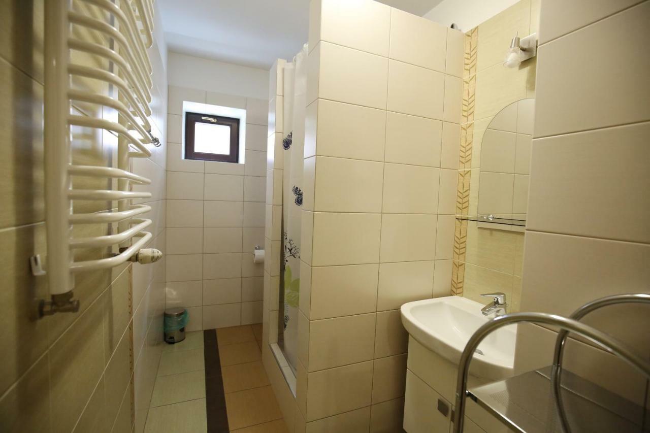 Apartamenty Na Pierwszym Pietrze Krynica-Zdrój Esterno foto
